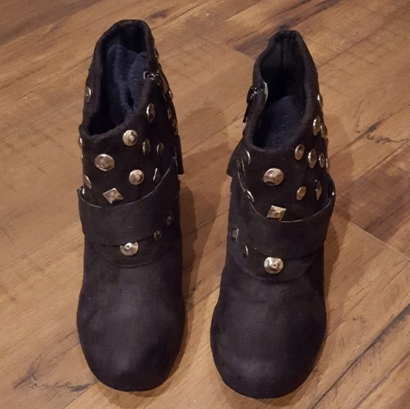 BKE‎ Y2K Studded Wedge Heel Ankle Boots Black Faux Suede - Picture 4 of 6